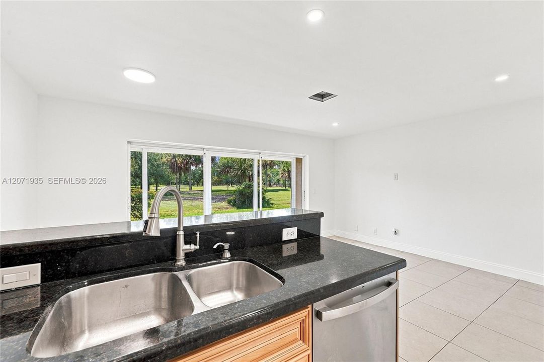 For Sale: $410,000 (3 beds, 2 baths, 1624 Square Feet)