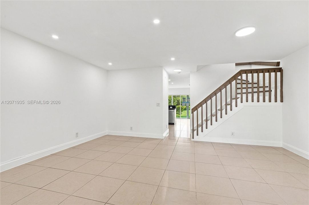 For Sale: $410,000 (3 beds, 2 baths, 1624 Square Feet)