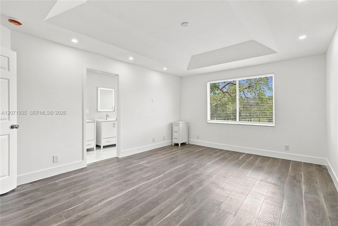 For Sale: $410,000 (3 beds, 2 baths, 1624 Square Feet)