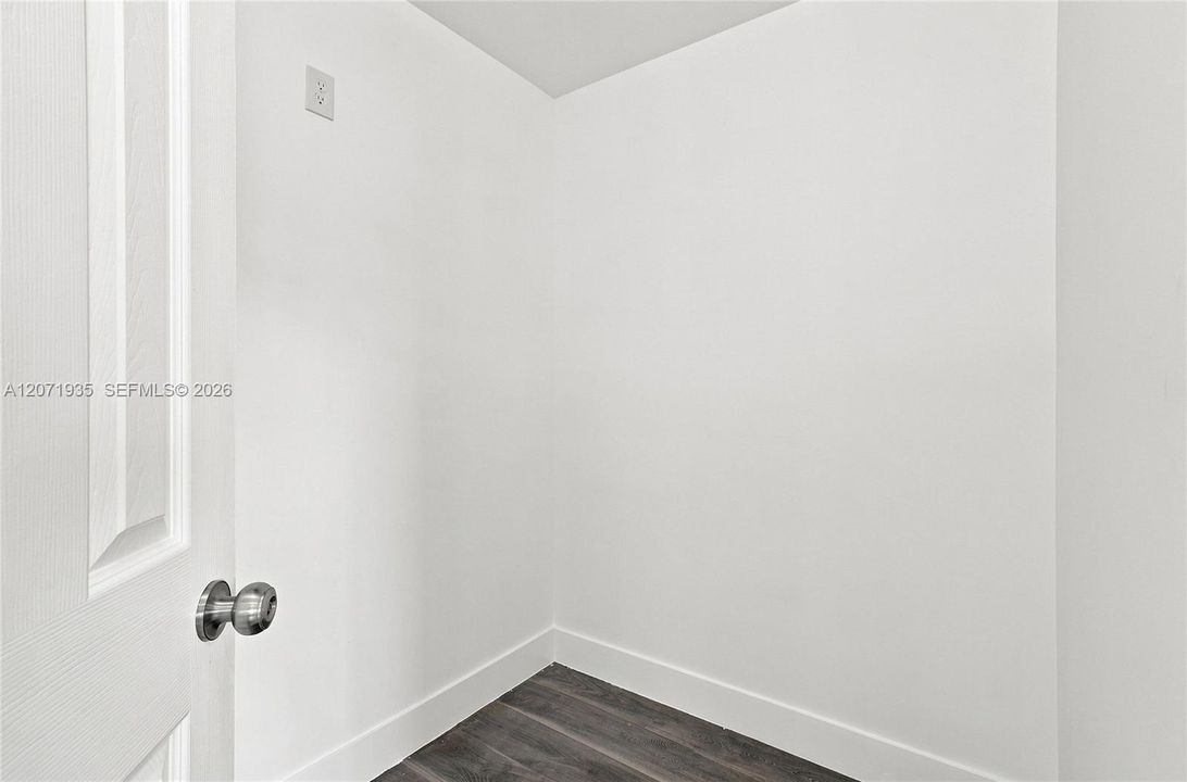 For Sale: $410,000 (3 beds, 2 baths, 1624 Square Feet)
