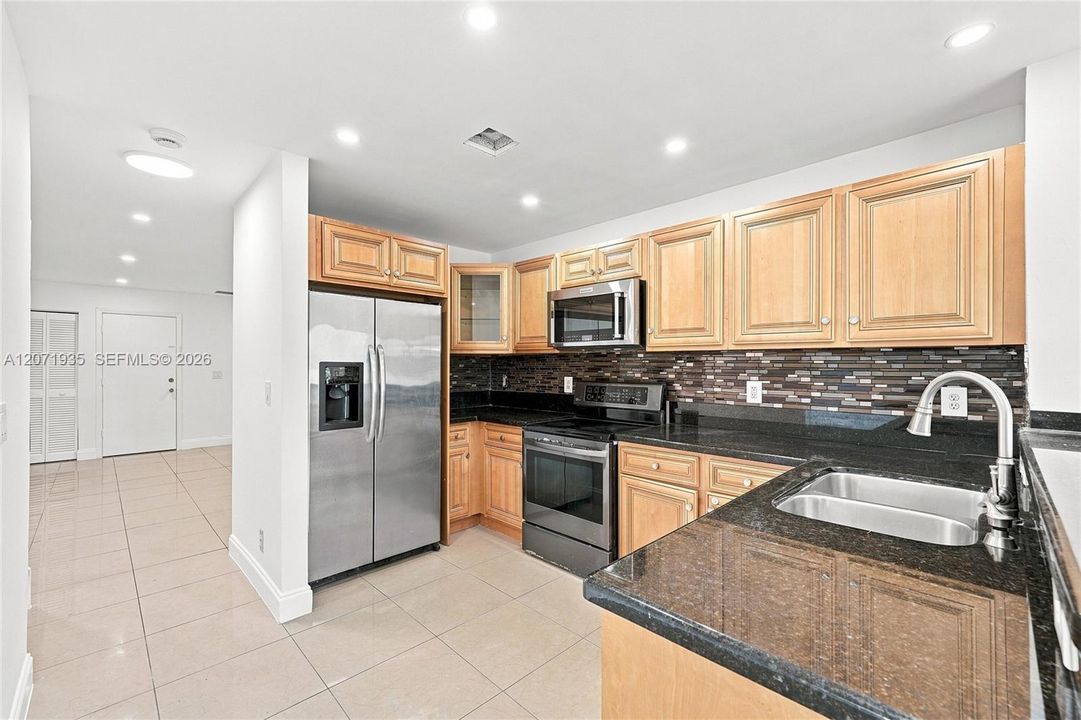 For Sale: $410,000 (3 beds, 2 baths, 1624 Square Feet)