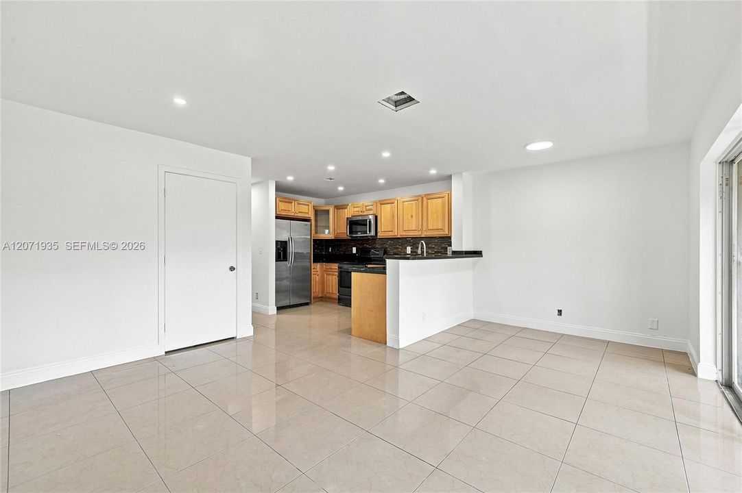 For Sale: $410,000 (3 beds, 2 baths, 1624 Square Feet)