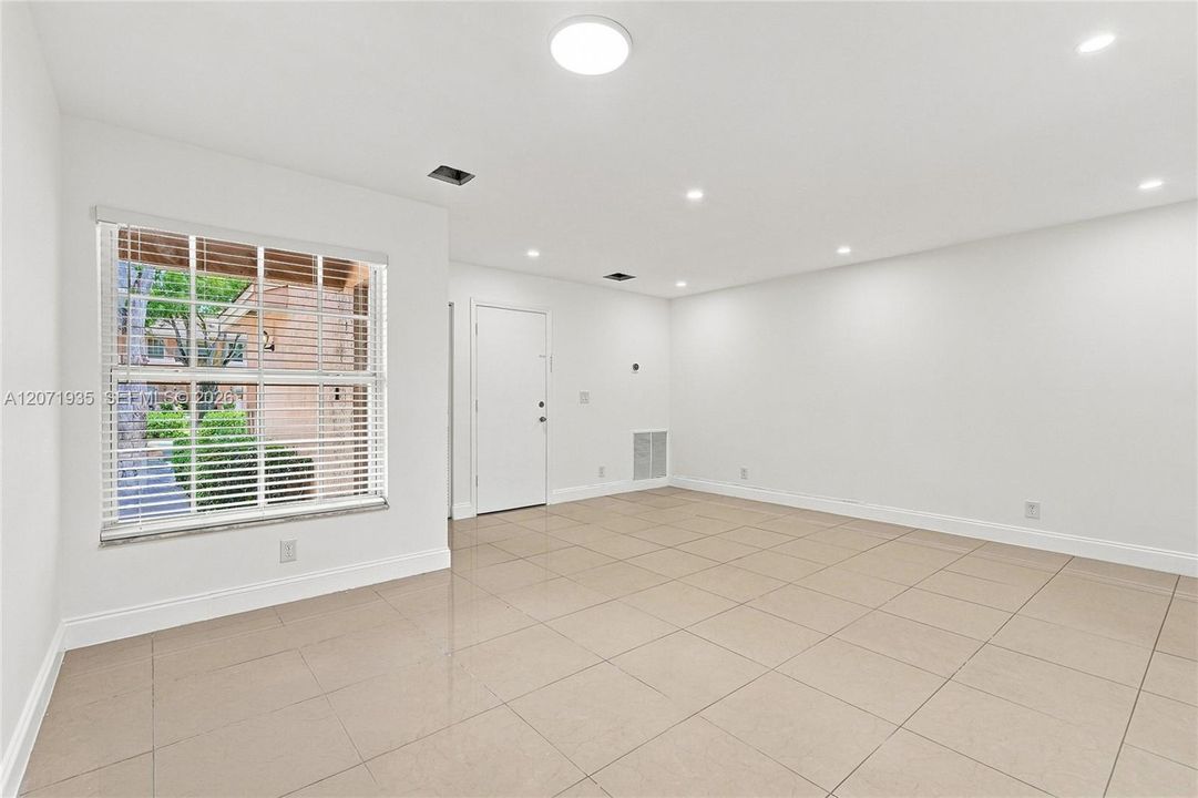 For Sale: $410,000 (3 beds, 2 baths, 1624 Square Feet)