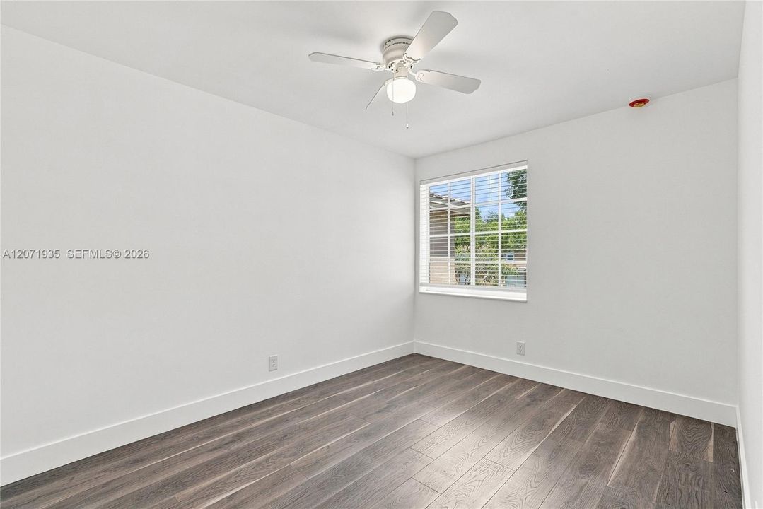For Sale: $410,000 (3 beds, 2 baths, 1624 Square Feet)