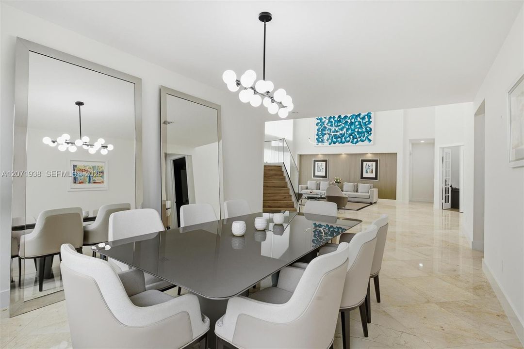 For Sale: $3,500,000 (5 beds, 6 baths, 5950 Square Feet)