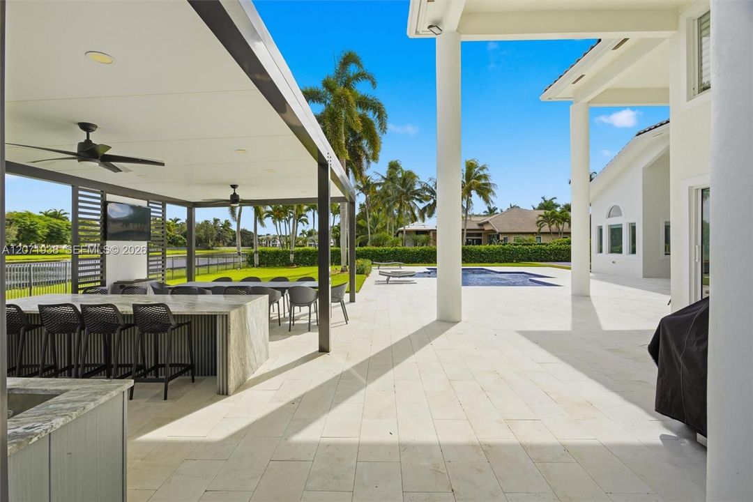 For Sale: $3,500,000 (5 beds, 6 baths, 5950 Square Feet)