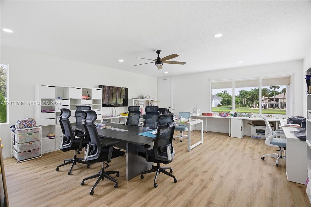 For Sale: $3,500,000 (5 beds, 6 baths, 5950 Square Feet)