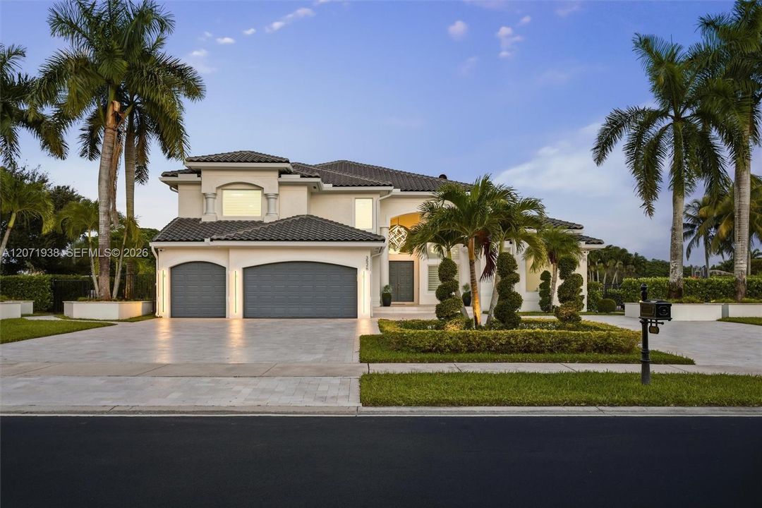 For Sale: $3,500,000 (5 beds, 6 baths, 5950 Square Feet)