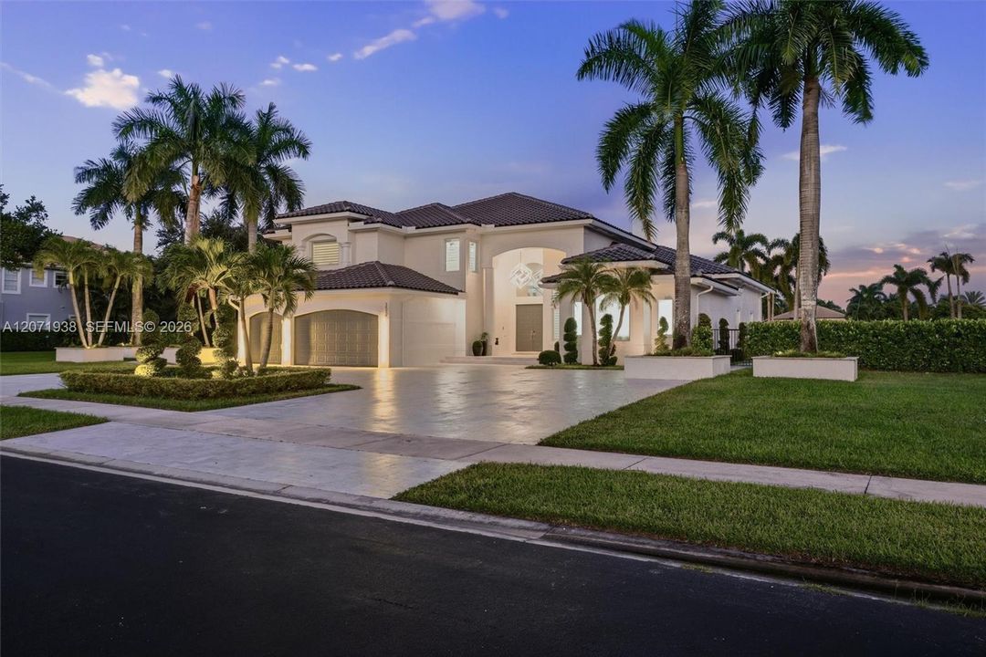 For Sale: $3,500,000 (5 beds, 6 baths, 5950 Square Feet)