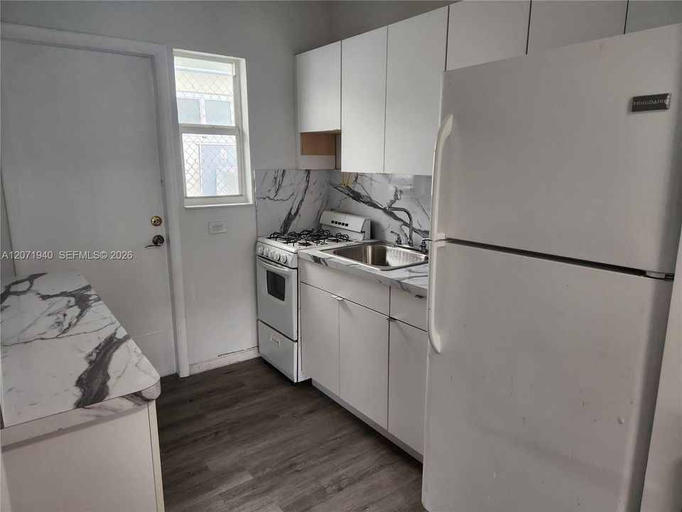 В аренду: $2,000 (1 спален, 1 ванн, 680 Квадратных фут)