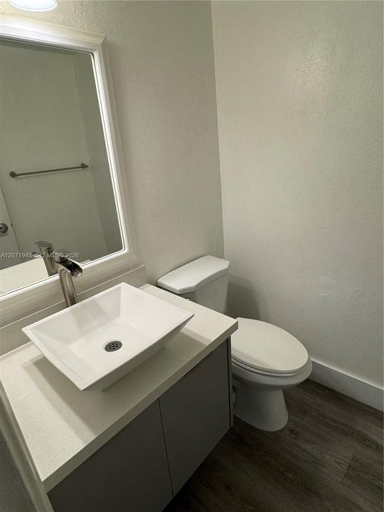 For Rent: $3,000 (3 beds, 2 baths, 1449 Square Feet)