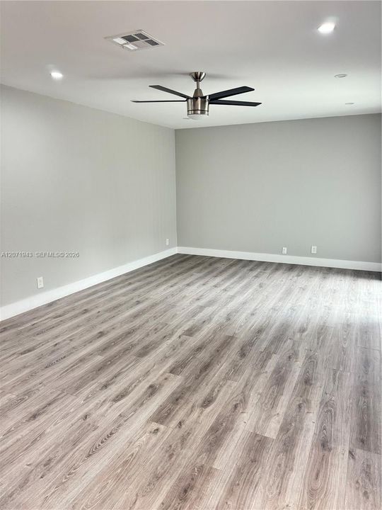 For Rent: $3,000 (3 beds, 2 baths, 1449 Square Feet)