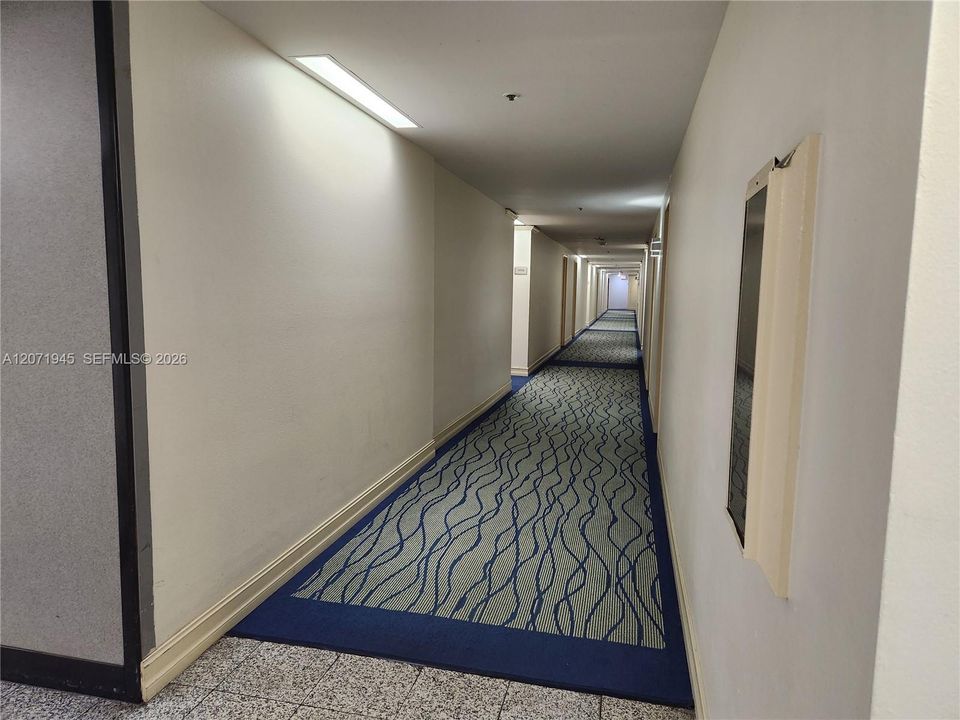 For Rent: $2,250 (1 beds, 1 baths, 705 Square Feet)