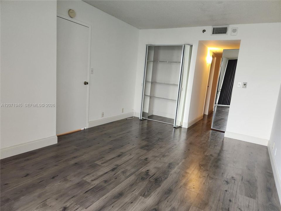For Rent: $2,250 (1 beds, 1 baths, 705 Square Feet)