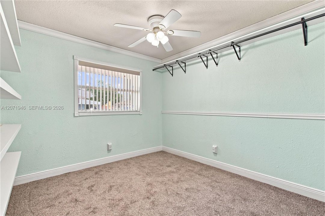 For Sale: $375,000 (3 beds, 1 baths, 1096 Square Feet)