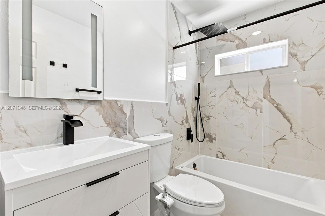 For Sale: $375,000 (3 beds, 1 baths, 1096 Square Feet)
