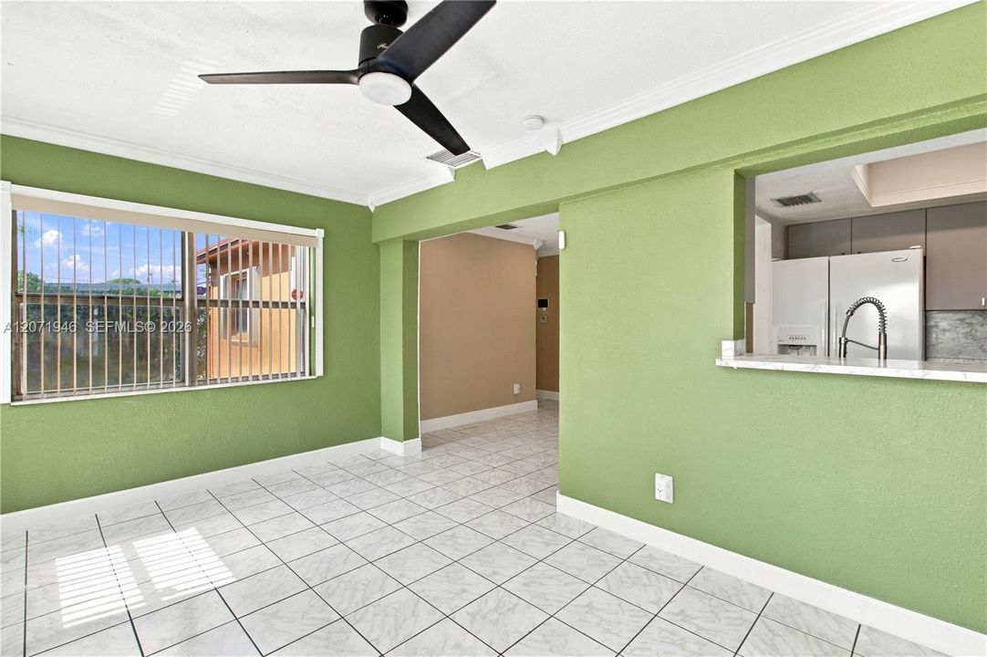 For Sale: $375,000 (3 beds, 1 baths, 1096 Square Feet)