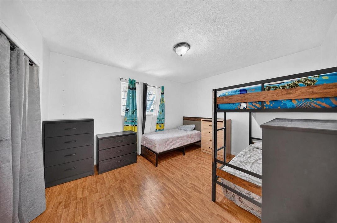 20-2251-SW-67th-Way-WindowStill-Photogra