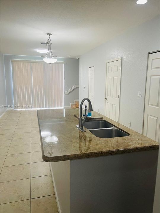 For Rent: $2,600 (3 beds, 2 baths, 1186 Square Feet)
