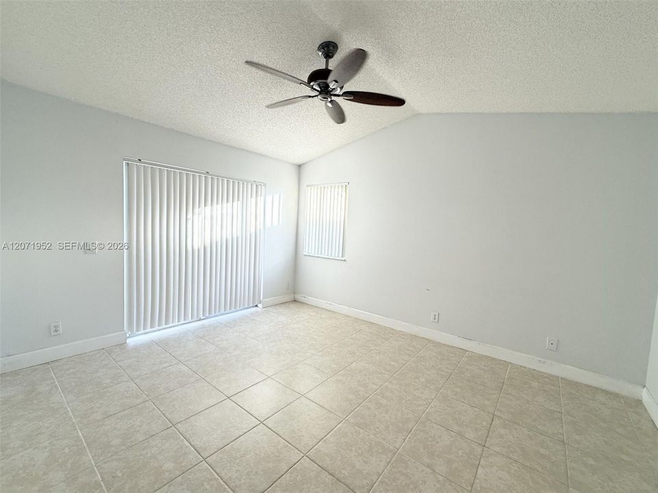 For Rent: $4,200 (3 beds, 2 baths, 1533 Square Feet)