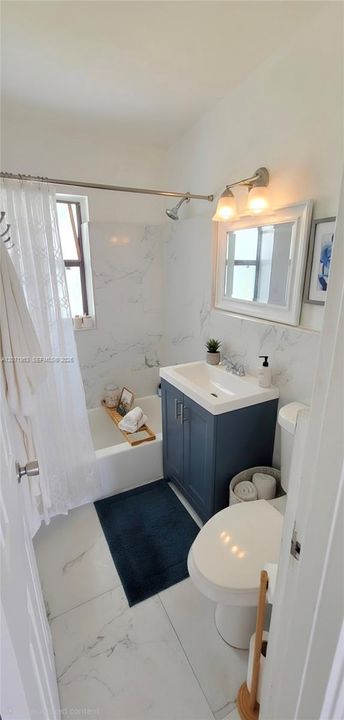 For Rent: $2,900 (3 beds, 1 baths, 1070 Square Feet)