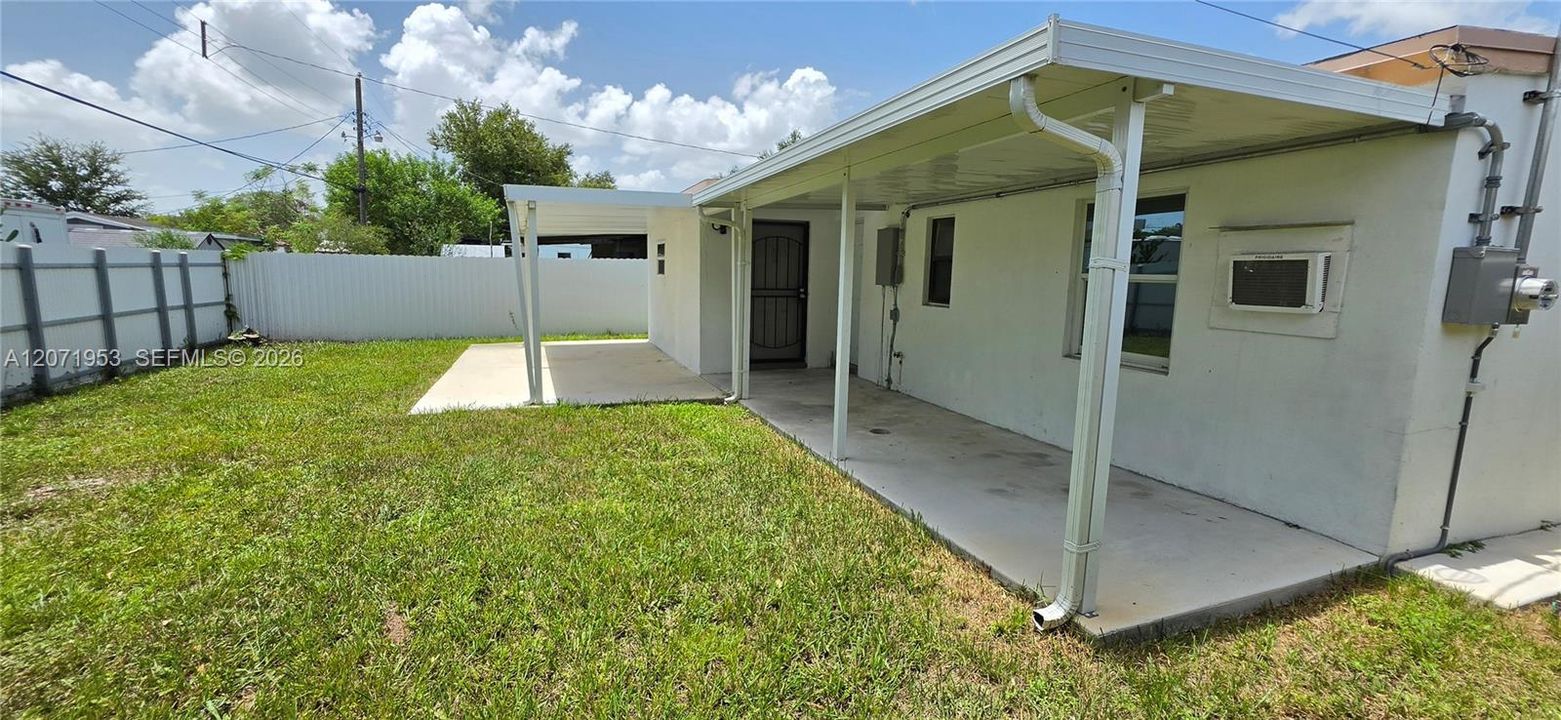For Rent: $2,900 (3 beds, 1 baths, 1070 Square Feet)