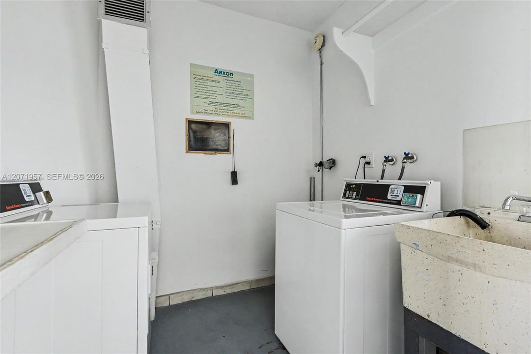 На продажу: $119,900 (1 спален, 1 ванн, 703 Квадратных фут)
