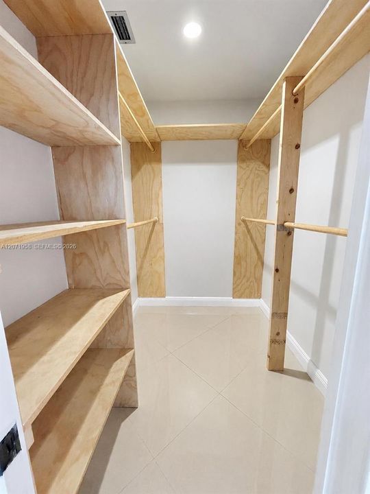 For Rent: $3,200 (3 beds, 2 baths, 2441 Square Feet)