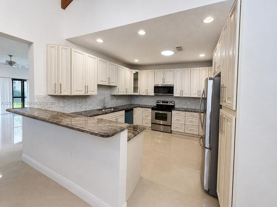 For Rent: $3,200 (3 beds, 2 baths, 2441 Square Feet)