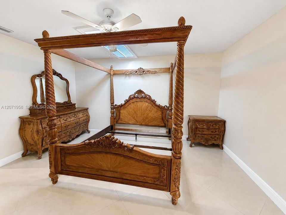 For Rent: $3,200 (3 beds, 2 baths, 2441 Square Feet)