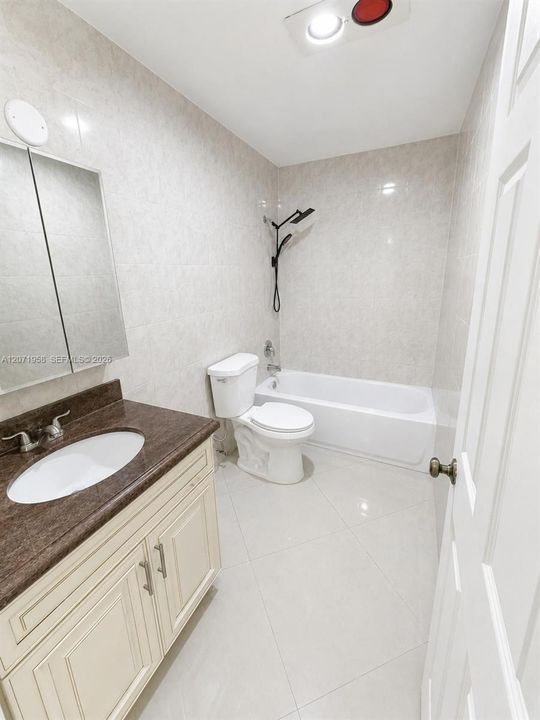 For Rent: $3,200 (3 beds, 2 baths, 2441 Square Feet)