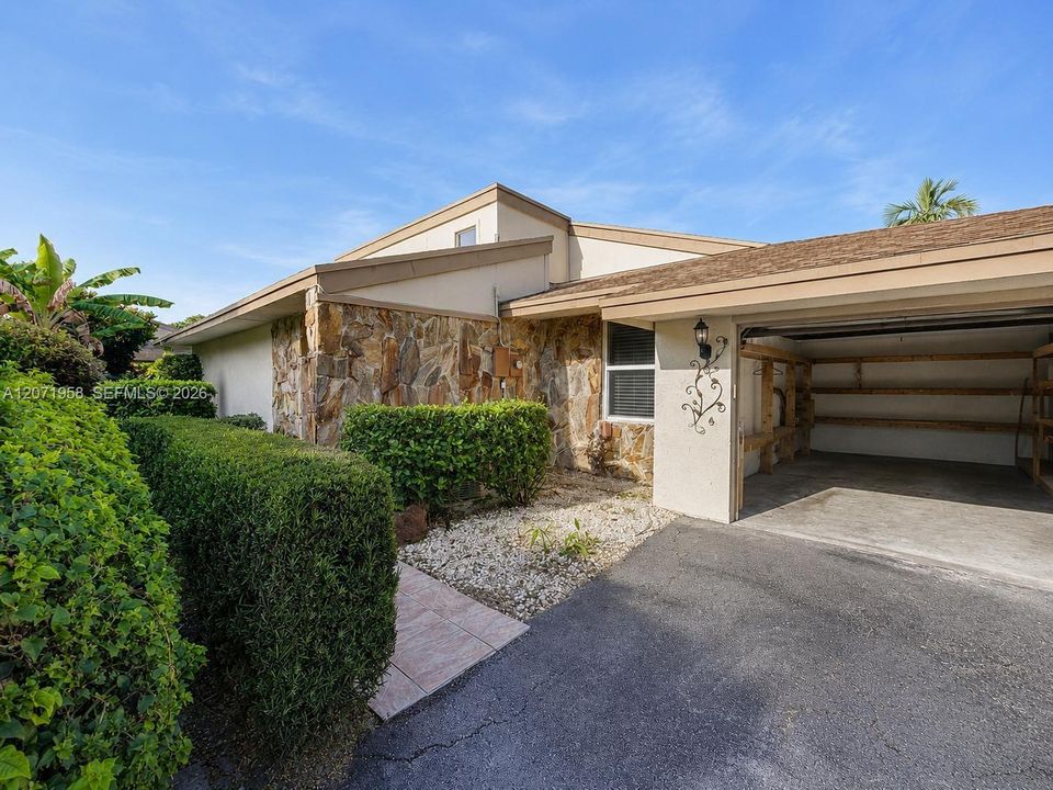 For Rent: $3,200 (3 beds, 2 baths, 2441 Square Feet)