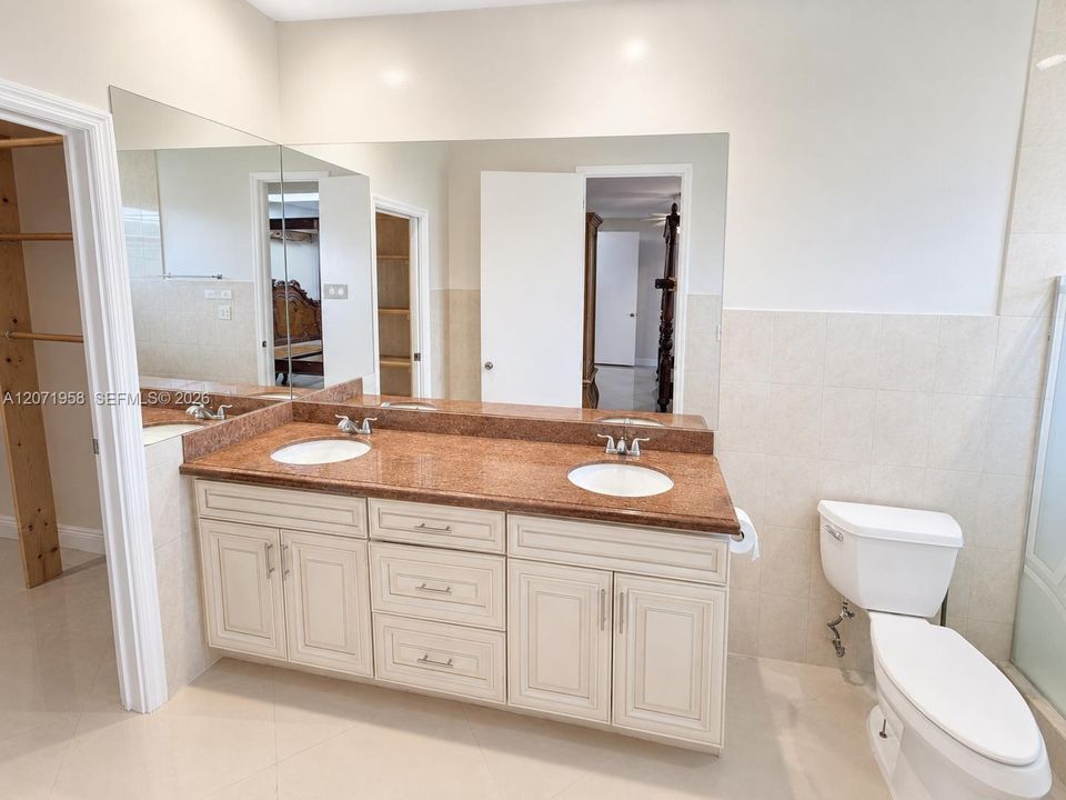 For Rent: $3,200 (3 beds, 2 baths, 2441 Square Feet)