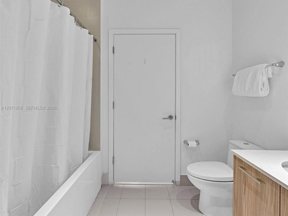 For Rent: $4,549 (3 beds, 2 baths, 1324 Square Feet)