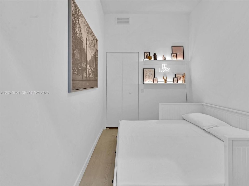 For Rent: $4,549 (3 beds, 2 baths, 1324 Square Feet)
