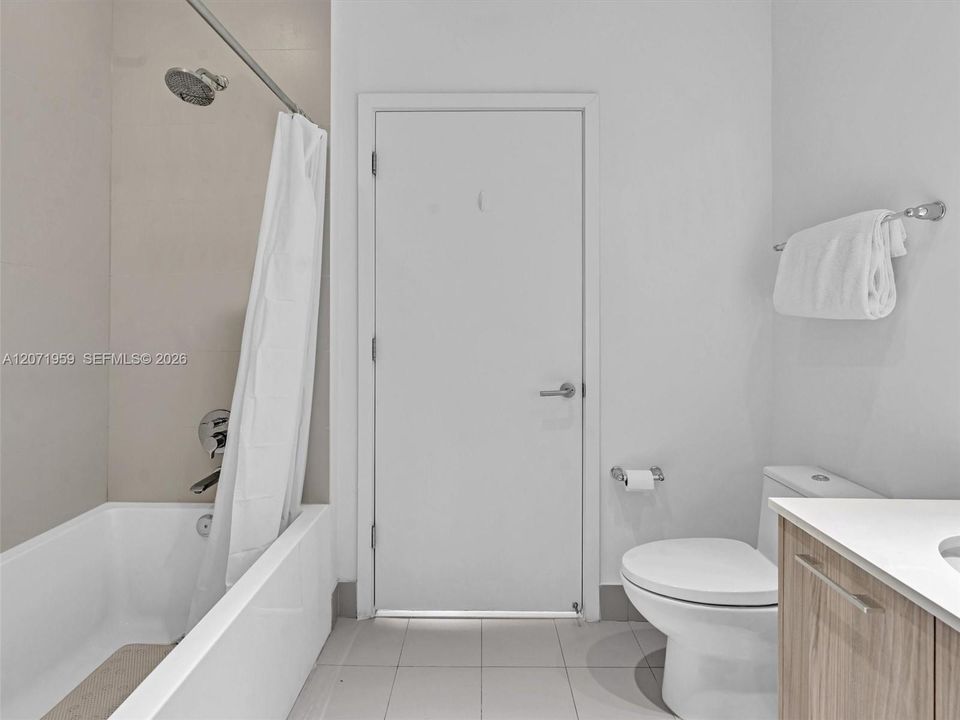 For Rent: $4,549 (3 beds, 2 baths, 1324 Square Feet)