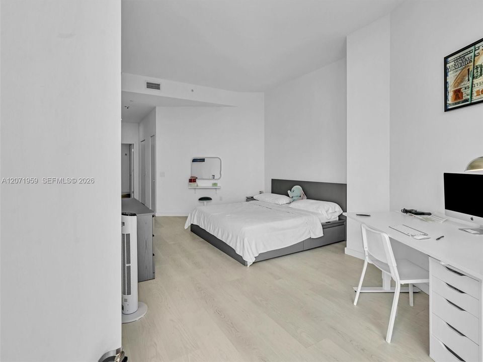 For Rent: $4,549 (3 beds, 2 baths, 1324 Square Feet)