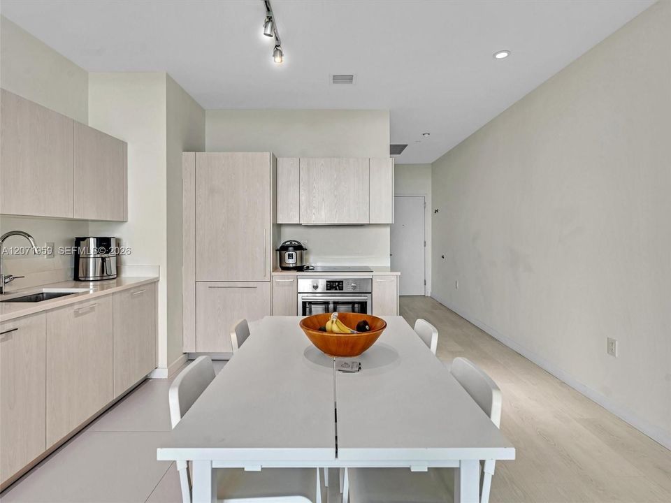 For Rent: $4,549 (3 beds, 2 baths, 1324 Square Feet)