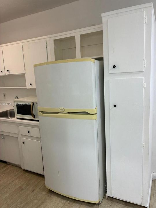 For Rent: $1,500 (0 beds, 1 baths, 402 Square Feet)