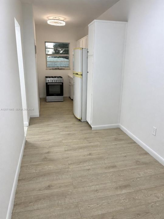 For Rent: $1,500 (0 beds, 1 baths, 402 Square Feet)
