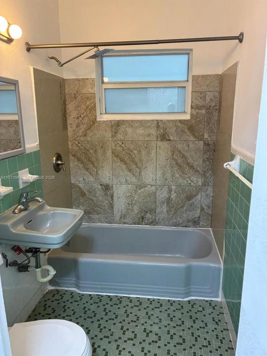 For Rent: $1,500 (0 beds, 1 baths, 402 Square Feet)