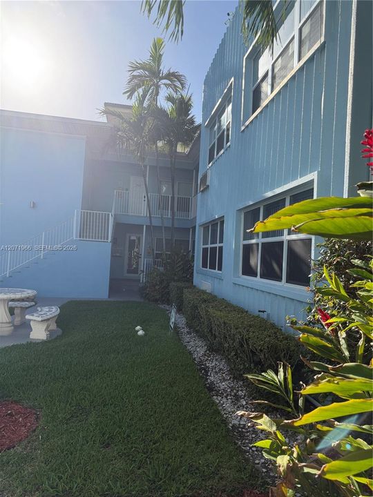 For Rent: $1,700 (1 beds, 1 baths, 398 Square Feet)