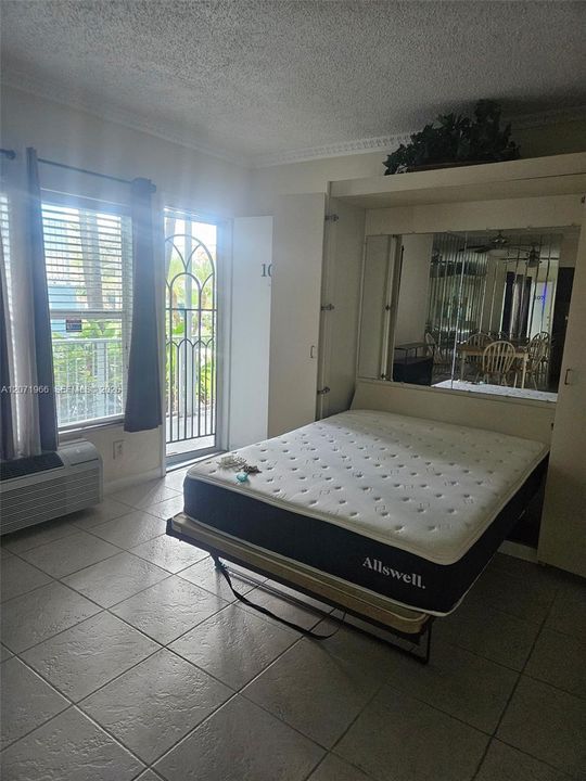 For Rent: $1,700 (1 beds, 1 baths, 398 Square Feet)