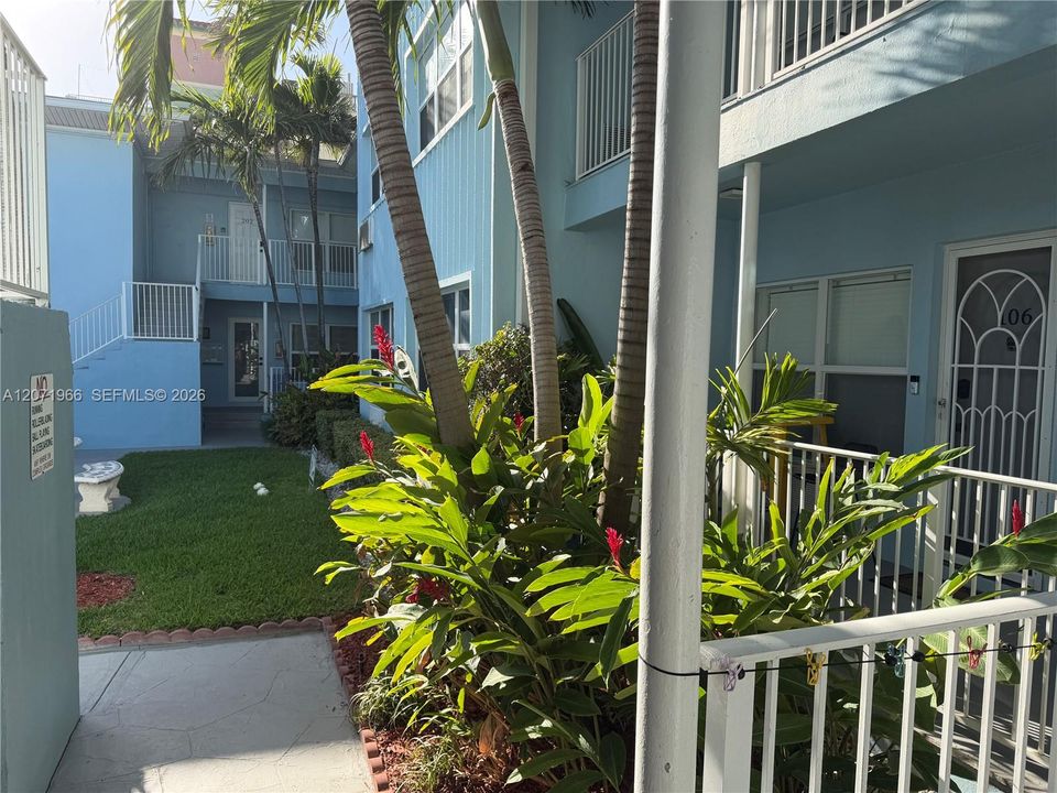 For Rent: $1,700 (1 beds, 1 baths, 398 Square Feet)