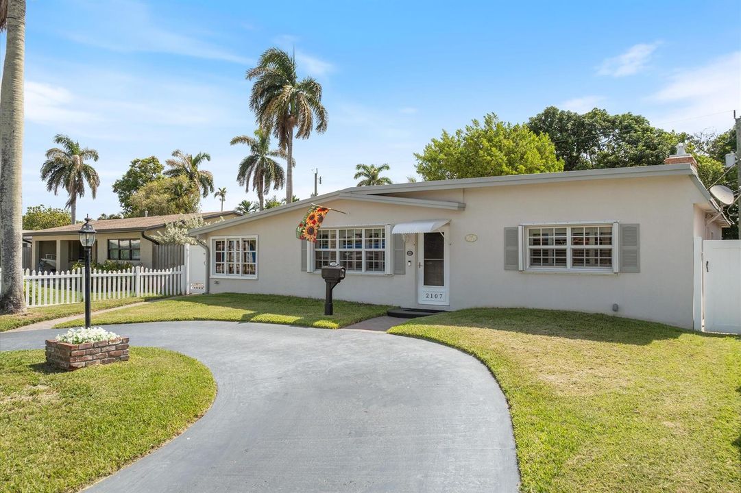 37-2107 N 15th Ave Hollywood, FL-909