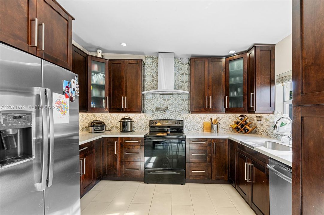 For Rent: $3,800 (3 beds, 2 baths, 1100 Square Feet)