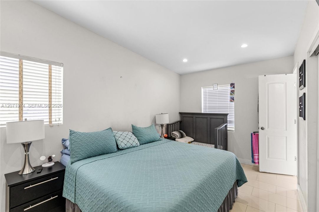 For Rent: $3,800 (3 beds, 2 baths, 1100 Square Feet)