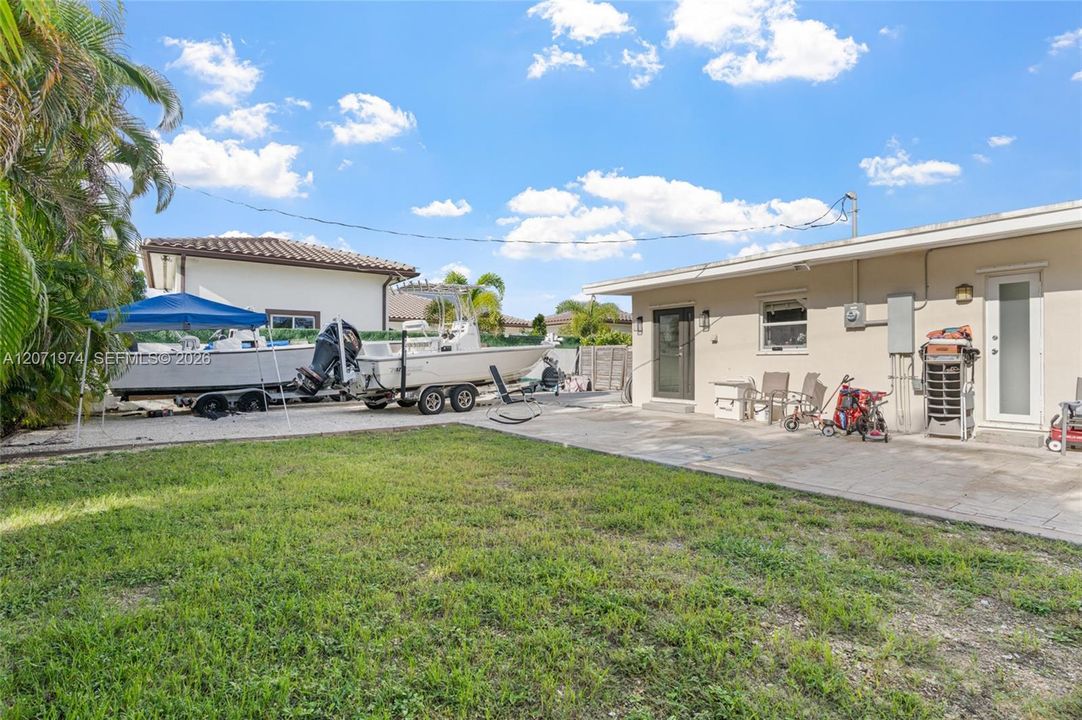 For Rent: $3,800 (3 beds, 2 baths, 1100 Square Feet)