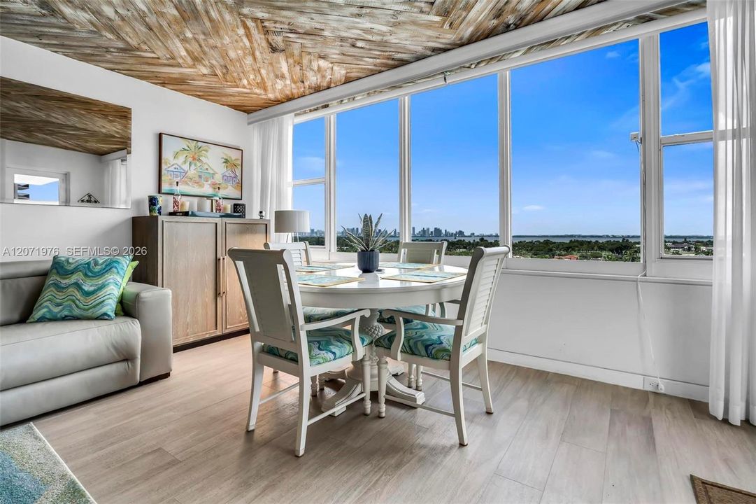 For Sale: $1,350,000 (2 beds, 2 baths, 1660 Square Feet)
