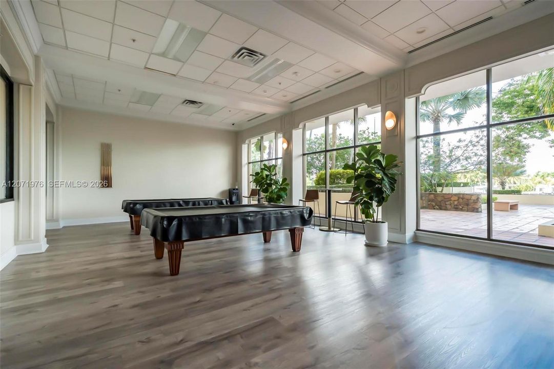 For Sale: $1,350,000 (2 beds, 2 baths, 1660 Square Feet)
